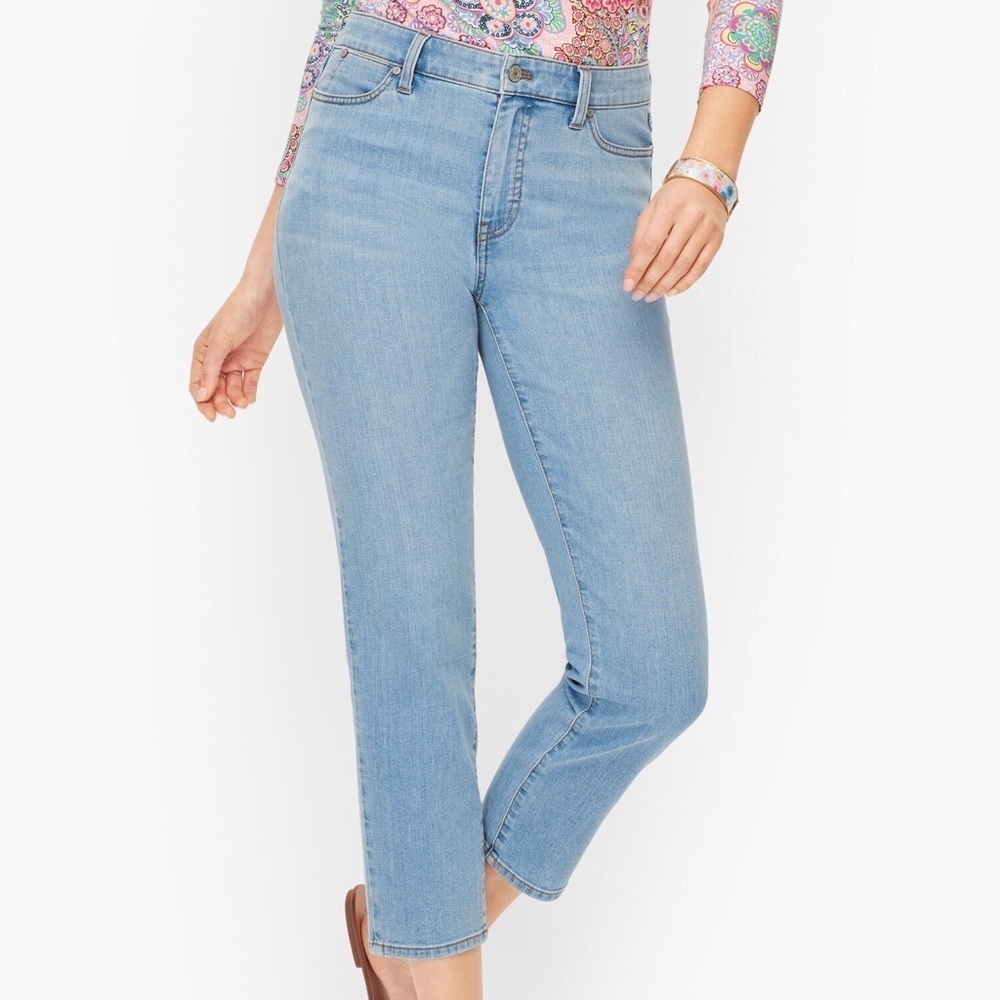 Talbots Women 8 Blue Light Anchor Wash Denim High Rise Straight Leg Crop Jeans